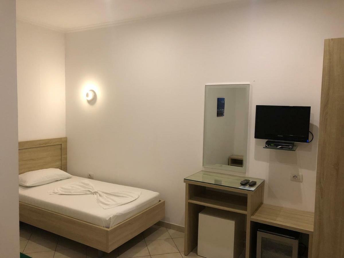 Hotel Jon Dhermi Luaran gambar