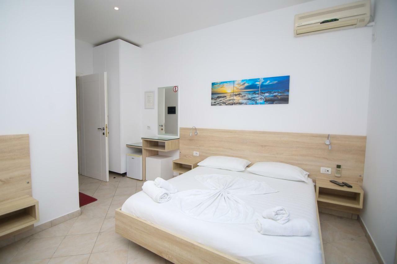 Hotel Jon Dhermi Luaran gambar