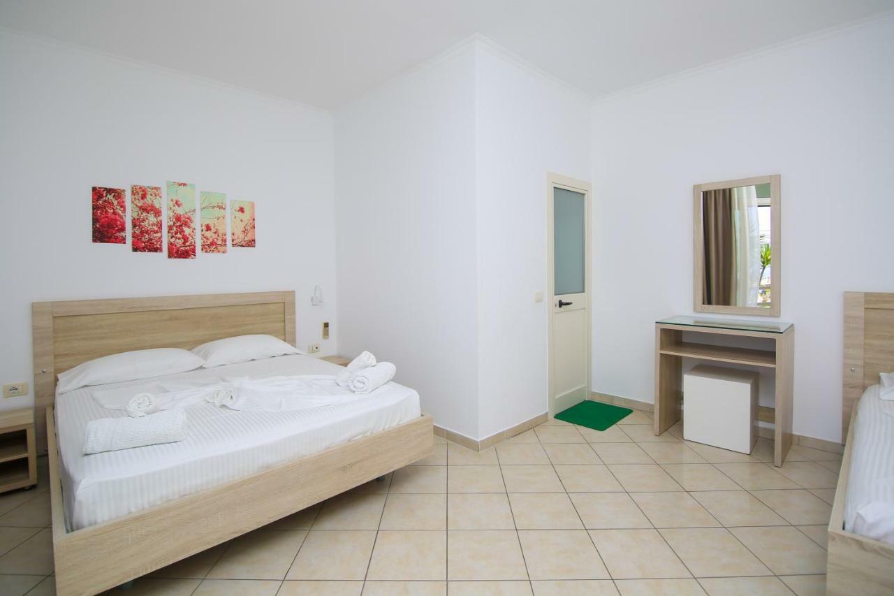 Hotel Jon Dhermi Luaran gambar