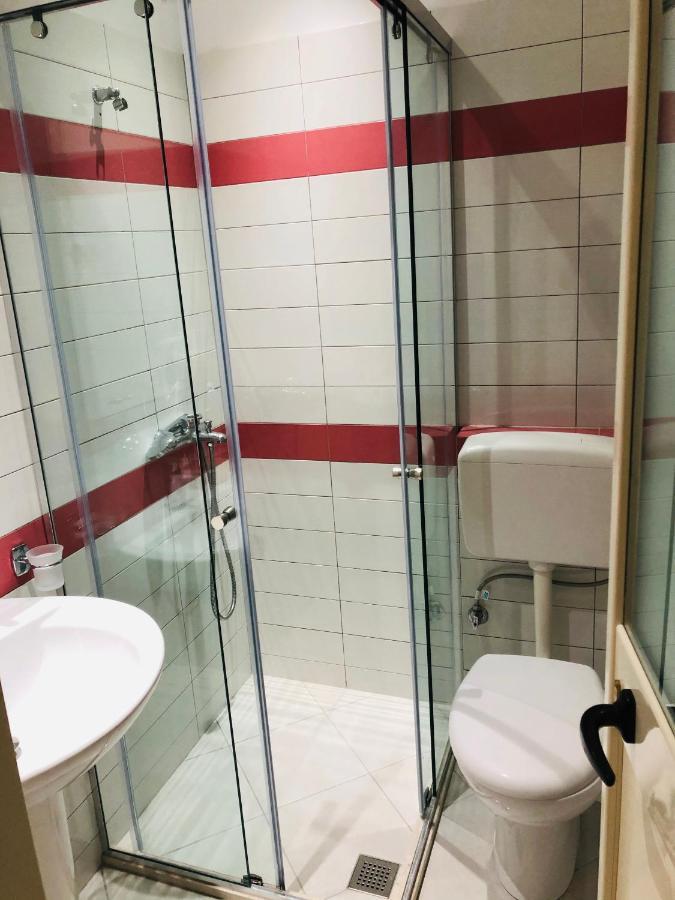 Hotel Jon Dhermi Luaran gambar